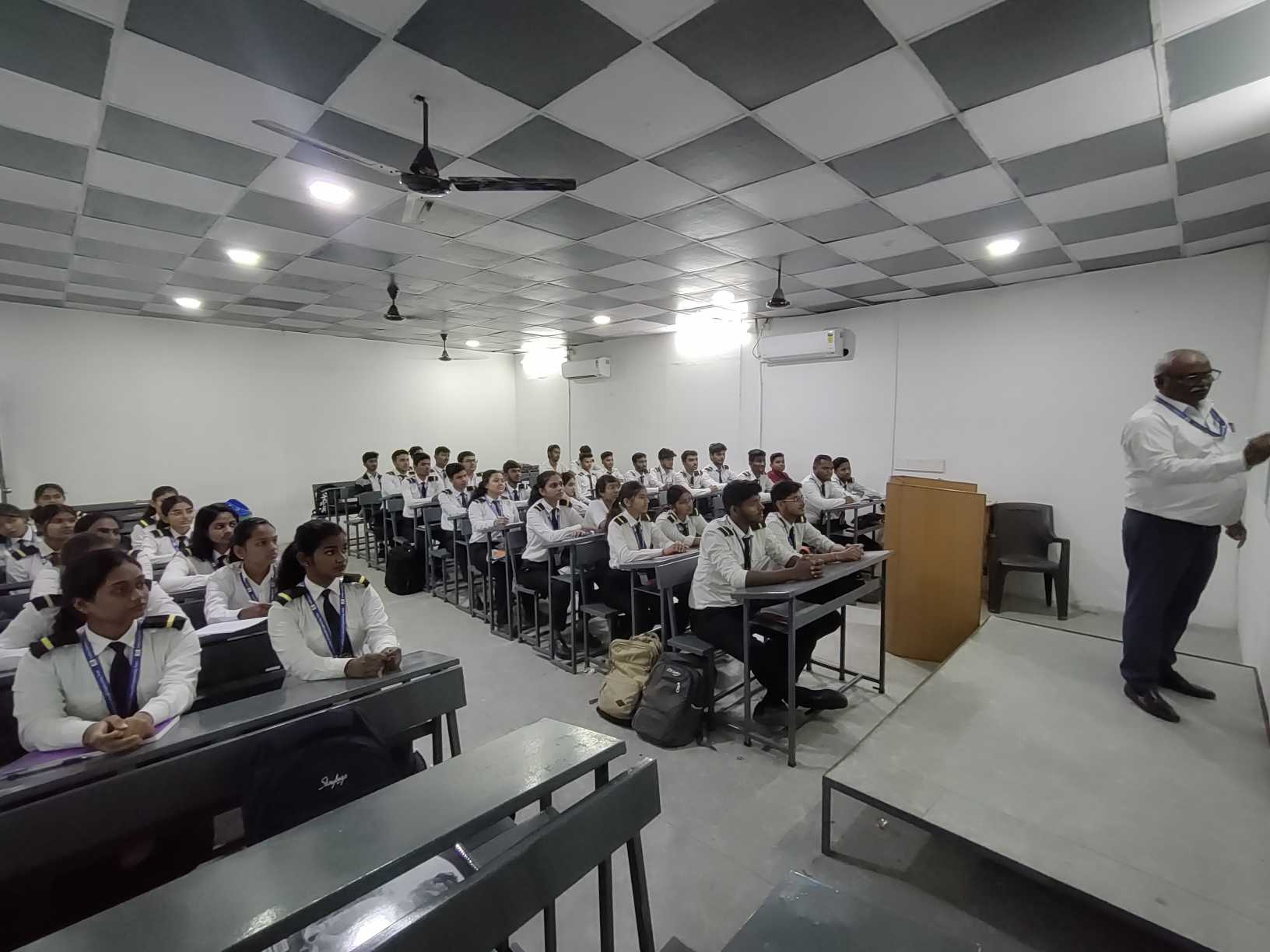 Indira Institute of Aircraft Engineering Classroom photo 2
